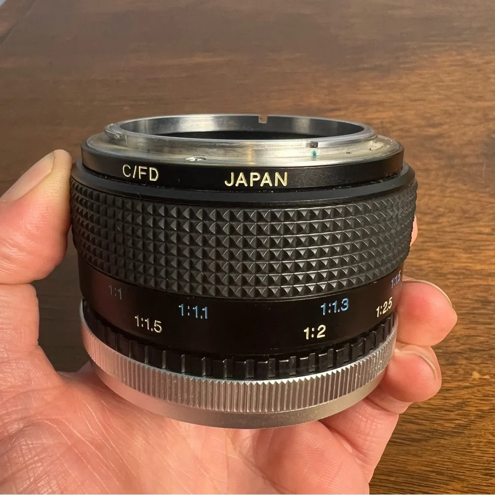 Vivitar 2X Macro Focusing Teleconverter MC for Canon FD w/ Case &‎ Caps
